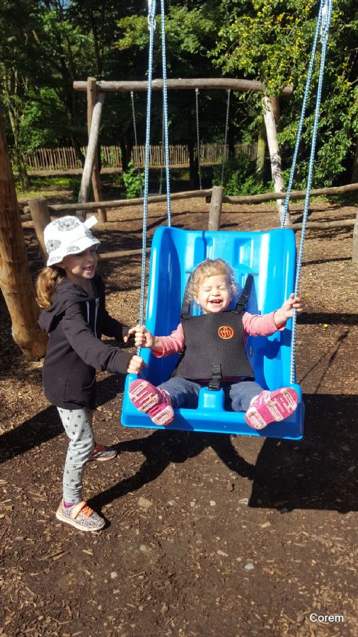 גני משחקים בכנסיית המעיין